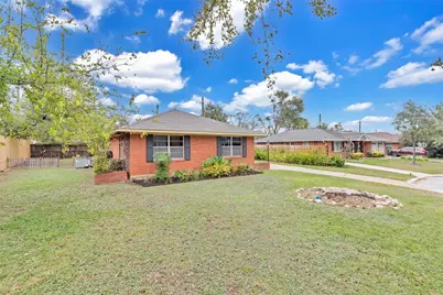1803 Sea Queen Court, Houston, TX 77008 - Photo 9