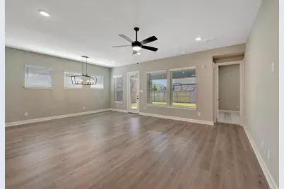 11903 Greenwood Drive, Mont Belvieu, TX 77523 - Photo 31