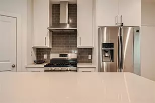 4916 McKinney St, Houston, TX 77023 - Photo 13