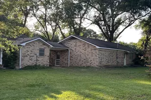 677 N Fowlkes St, Sealy, TX 77474 - Photo 33