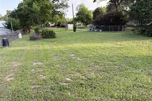 677 N Fowlkes St, Sealy, TX 77474 - Photo 23