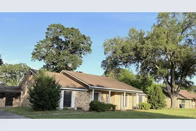 677 N Fowlkes Street, Sealy, TX 77474 - Photo 9