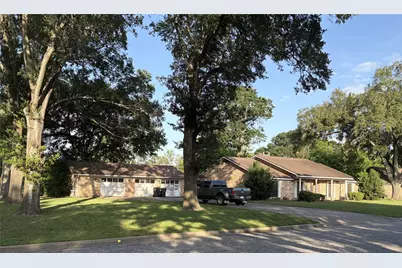 677 N Fowlkes Street, Sealy, TX 77474 - Photo 3