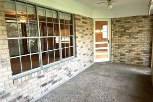 677 N Fowlkes St, Sealy, TX 77474 - Photo 31