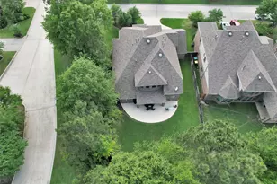 106 Cliftons Curv Wy, Montgomery, TX 77316 - Photo 3