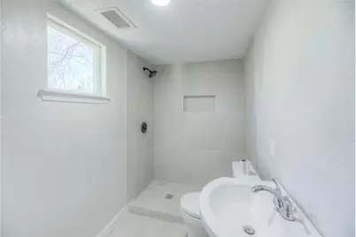 328 W Sherwood Drive, Livingston, TX 77351 - Photo 7