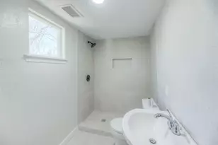 328 W Sherwood Dr, Livingston, TX 77351 - Photo 7