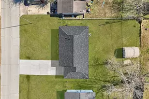 2126 Hillshire Dr, Deer Park, TX 77536 - Photo 3