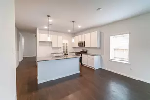 1718 Windrose Bnd, Angleton, TX 77515 - Photo 3
