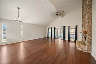 416 Rolling Hills Dr, Conroe, TX 77304 - Photo 9