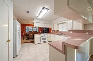 416 Rolling Hills Dr, Conroe, TX 77304 - Photo 5