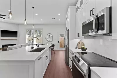 6128 Endeavor Heights Road, Houston, TX 77091 - Photo 9