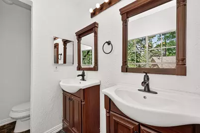 42 Rockridge Drive, The Woodlands, TX 77381 - Photo 23