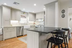 10011 Burgoyne Rd, Houston, TX 77042 - Photo 17