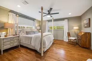 10011 Burgoyne Rd, Houston, TX 77042 - Photo 7