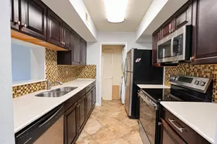 6602 Harbor Town Dr, Houston, TX 77036 - Photo 9