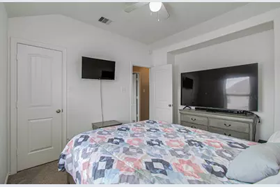 1703 Thornhampton Court, Houston, TX 77014 - Photo 31