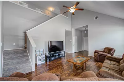 1703 Thornhampton Court, Houston, TX 77014 - Photo 9