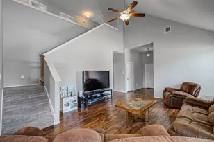1703 Thornhampton Ct, Houston, TX 77014 - Photo 9