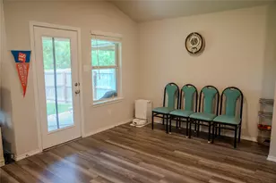 332 Pecos Dr, Huntsville, TX 77340 - Photo 9