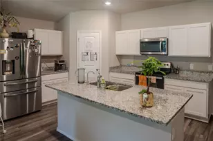 332 Pecos Dr, Huntsville, TX 77340 - Photo 3