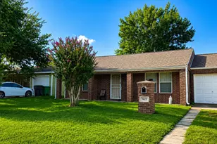 7622 Azalea St, Houston, TX 77023 - Photo 1