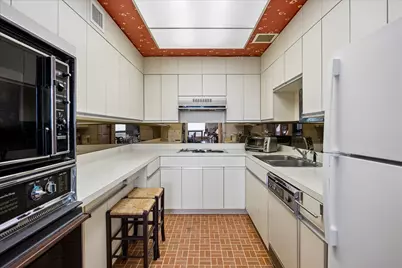 5110 San Felipe Street #111W, Houston, TX 77056 - Photo 3