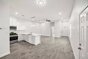 1546 Lombardy St, Houston, TX 77023 - Photo 7