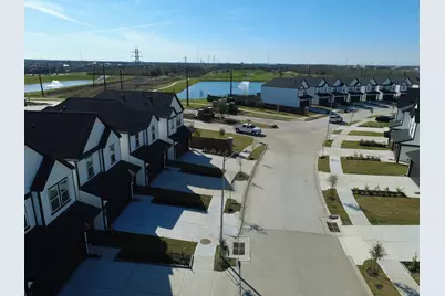 2913 Crown Gate Drive, Houston, TX 77047 - Photo 3