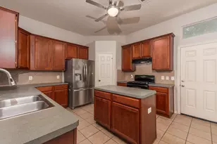 32015 Sue Ln, Pinehurst, TX 77362 - Photo 9