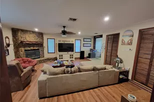 3 Ivy Ct, Jones Creek, TX 77541 - Photo 3