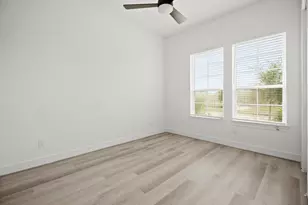 1801 N Wildflower Dr, Deer Park, TX 77536 - Photo 19