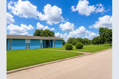 513 E Caney Street, Wharton, TX 77488 - Photo 3
