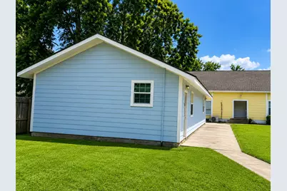 513 E Caney Street, Wharton, TX 77488 - Photo 5