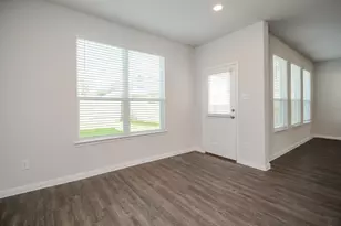 4212 McGregor Blf Ln, Conroe, TX 77304 - Photo 9