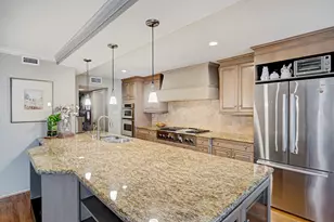 473 N Post Oak Ln, Houston, TX 77024 - Photo 9