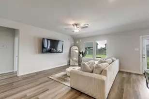 1318 Cascade Hls Dr, Rosharon, TX 77583 - Photo 7