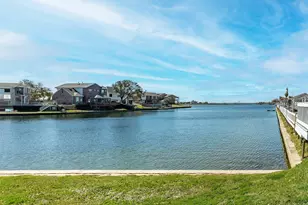 10109 Schaper Rd, Galveston, TX 77554 - Photo 33