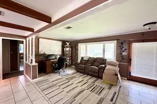 208 Robinhood Cir, Crockett, TX 75835 - Photo 3