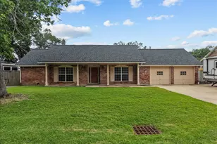 635 Meadowlawn St, La Porte, TX 77571 - Photo 5