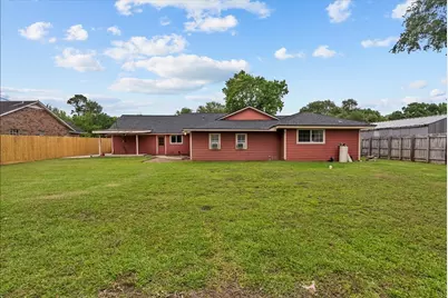 635 Meadowlawn St, La Porte, TX 77571 - Photo 37