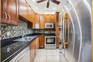 2100 Commonwealth St, Houston, TX 77006 - Photo 9