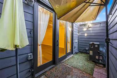 2100 Commonwealth Street #C, Houston, TX 77006 - Photo 25