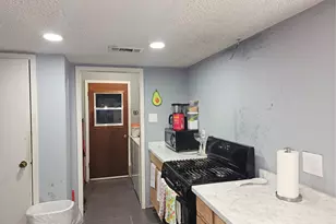 909 Lilac St, La Marque, TX 77568 - Photo 9