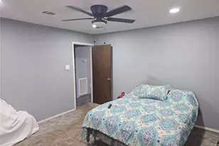 909 Lilac St, La Marque, TX 77568 - Photo 13
