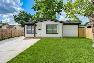 6923 Keller St, Houston, TX 77087 - Photo 1