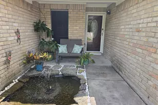 610 Avenue C, Alvin, TX 77511 - Photo 5