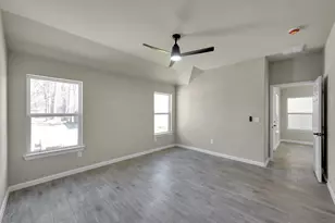 106 Harbor Ct Dr, Conroe, TX 77356 - Photo 19