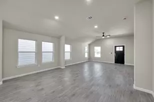 106 Harbor Ct Dr, Conroe, TX 77356 - Photo 7