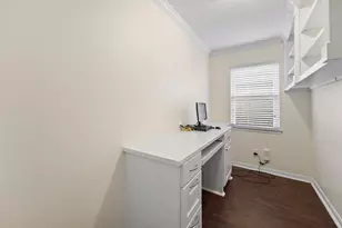 9016 Topaz St, Houston, TX 77063 - Photo 15